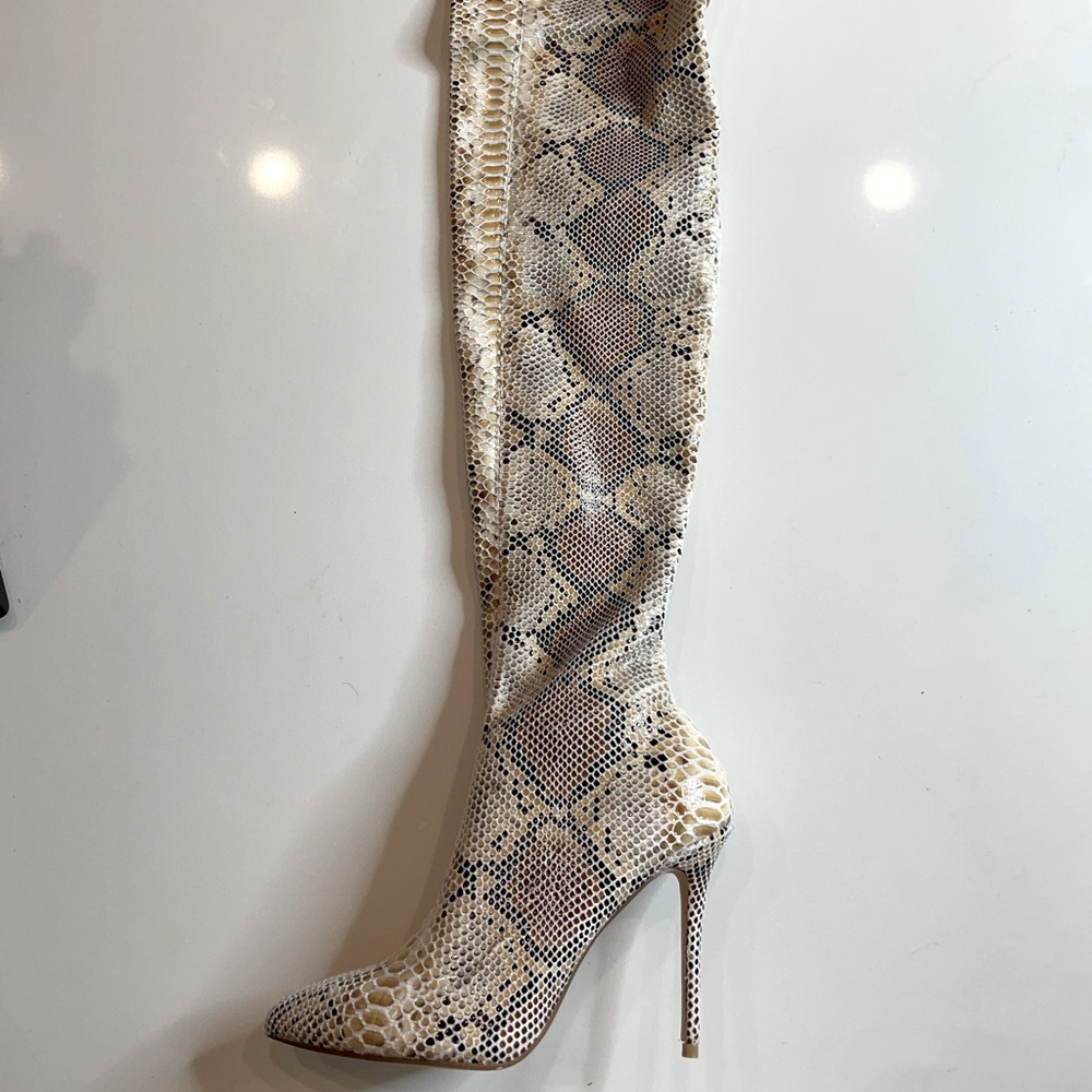Snakeskin Beige Snake;4.5InchStilettoHeel;Over the KneeBoot;SideZipper;Imported.